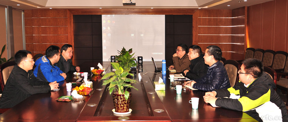 全國(guó)電磁計(jì)量技術(shù)委員會(huì)邵海明秘書(shū)長(zhǎng)在湖南省計(jì)量檢測(cè)研究院李慶先副院長(zhǎng)的陪同下，蒞臨銀河電氣指導(dǎo)工作